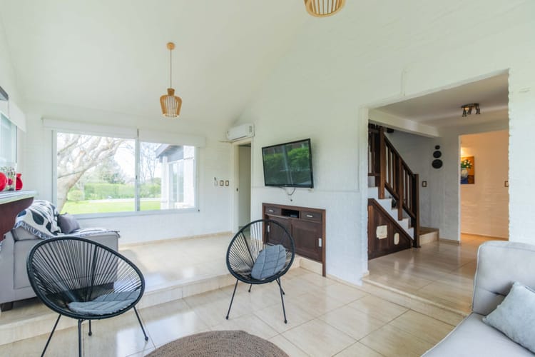 Casa amoblada en alquiler en Lomas de La Tahona | 4 dormitorios + escritorio, piscina y barbacoa · Foto 3