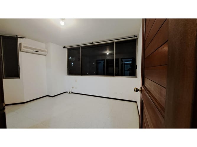 Apartamento en venta en La Hacienda, Cali · foto 2 de 16