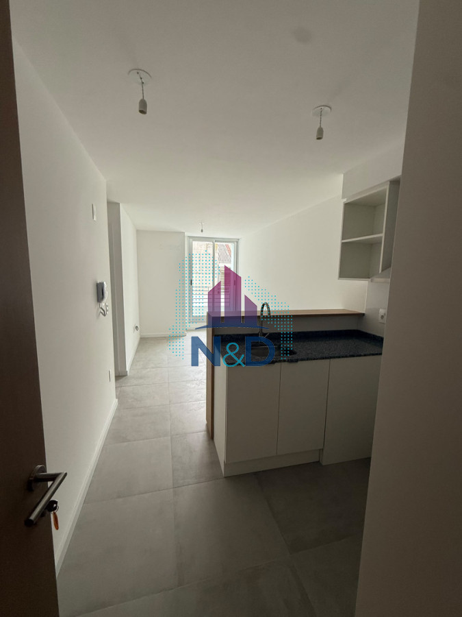 ALQUILER APARTAMENTO AL CONTRAFRENTE  DE UN DORMITORIO CON BALCÓN EN CENTRO · Foto 1