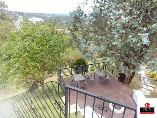 Casa de 7 alcobas en arriendo en Guarne, 500 m² · foto 9 de 24