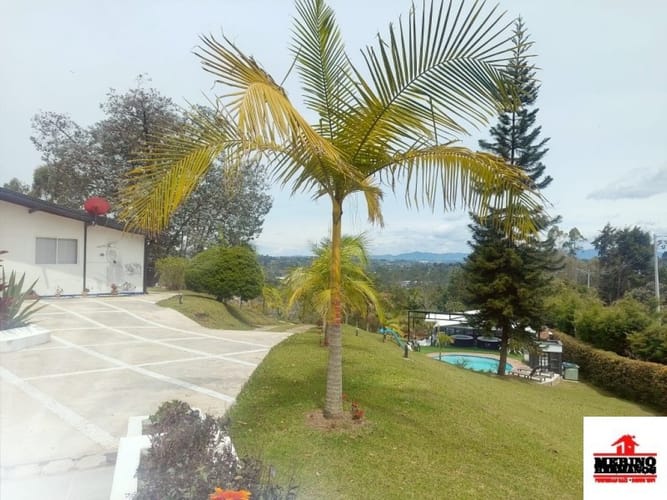 Casa de 7 alcobas en arriendo en Guarne, 500 m² · foto 11 de 24
