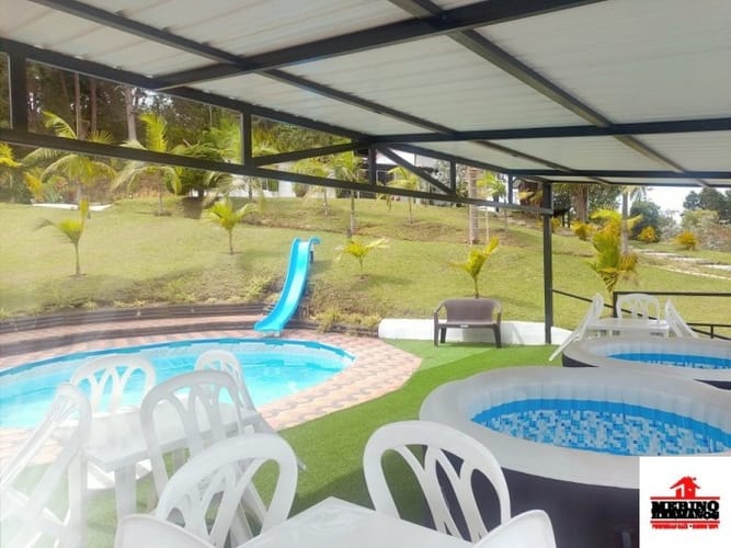 Casa de 7 alcobas en arriendo en Guarne, 500 m² · foto 16 de 24