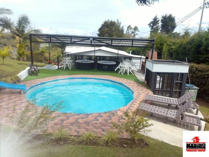 Casa de 7 alcobas en arriendo en Guarne, 500 m² · foto 17 de 24