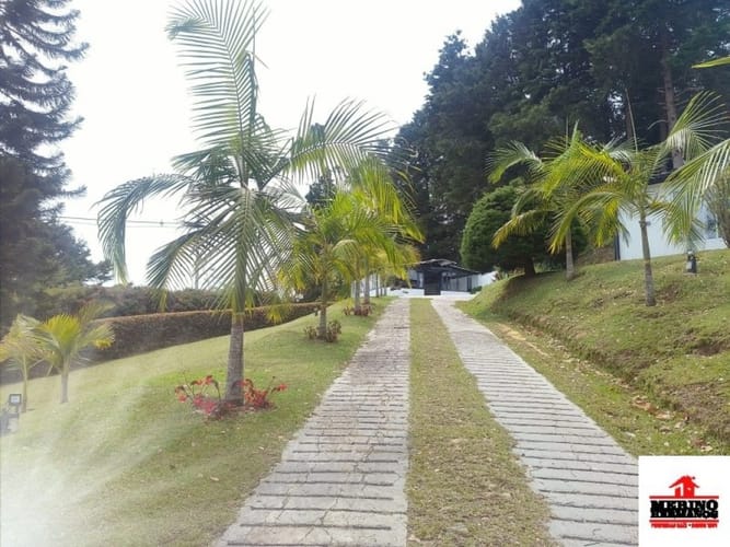 Casa de 7 alcobas en arriendo en Guarne, 500 m² · foto 18 de 24
