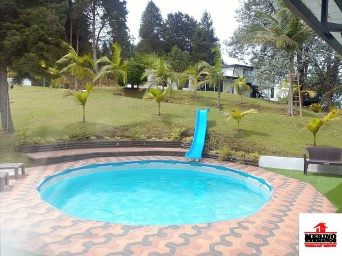 Casa de 7 alcobas en arriendo en Guarne, 500 m² · foto 19 de 24