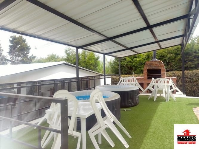 Casa de 7 alcobas en arriendo en Guarne, 500 m² · foto 23 de 24