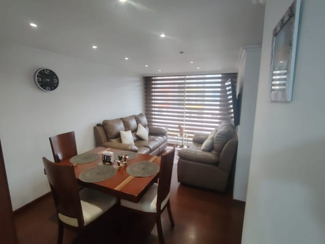 Apartamento de 3 alcobas en venta en La Campiña, Bogotá, 70 m² · foto 2 de 15
