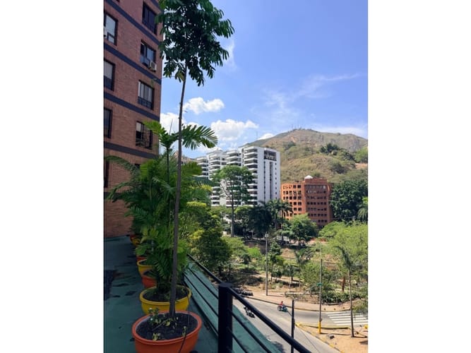 Apartamento de 3 alcobas en venta en Santa Teresita, Cali, 200 m² · foto 2 de 24