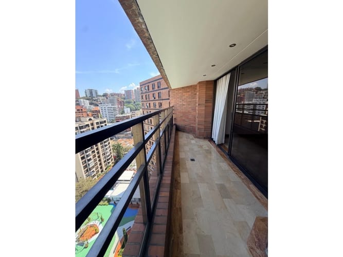 Apartamento de 3 alcobas en venta en Santa Teresita, Cali, 200 m² · foto 11 de 24