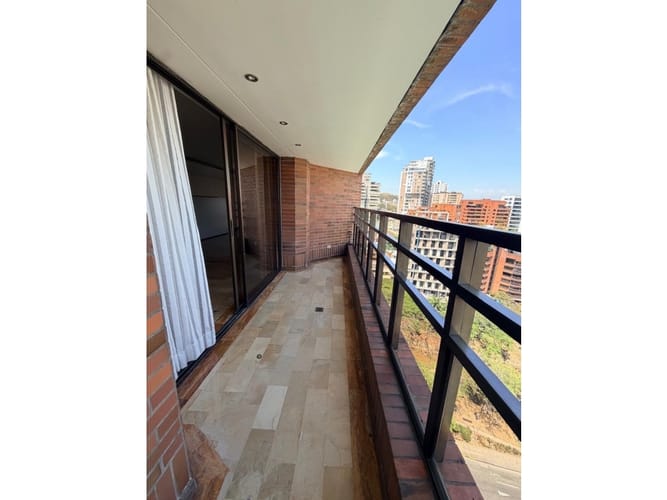 Apartamento de 3 alcobas en venta en Santa Teresita, Cali, 200 m² · foto 12 de 24