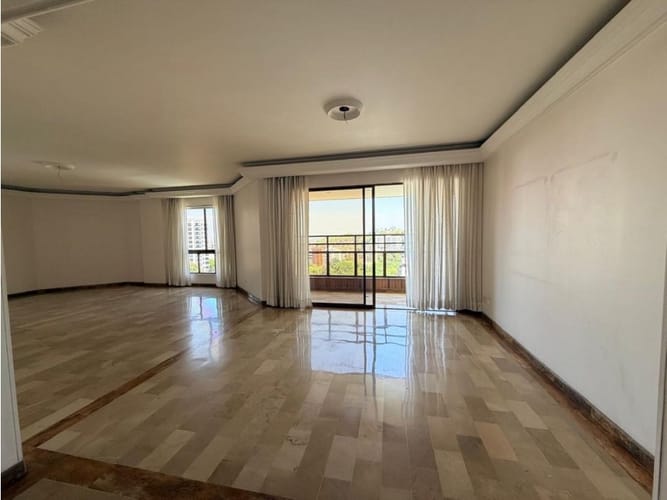 Apartamento de 3 alcobas en venta en Santa Teresita, Cali, 200 m² · foto 19 de 24