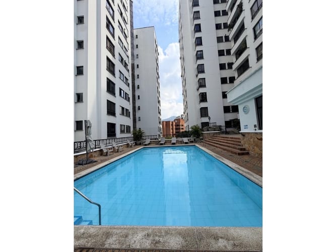 Apartamento de 3 alcobas en venta en Santa Teresita, Cali, 147 m² · foto 4 de 24