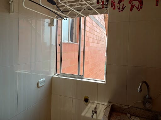 Apartamento de 3 alcobas en arriendo en El Carmelo, Bogotá, 45 m² · foto 10 de 24