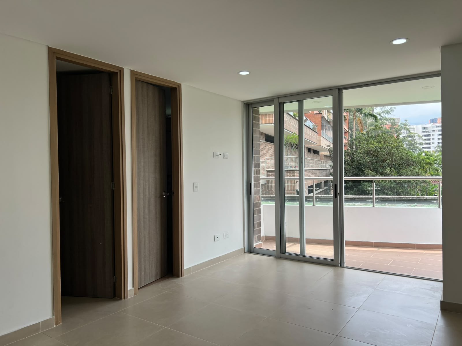 Apartamento en arriendo en Loma Benedictinos, Envigado · foto 4 de 16