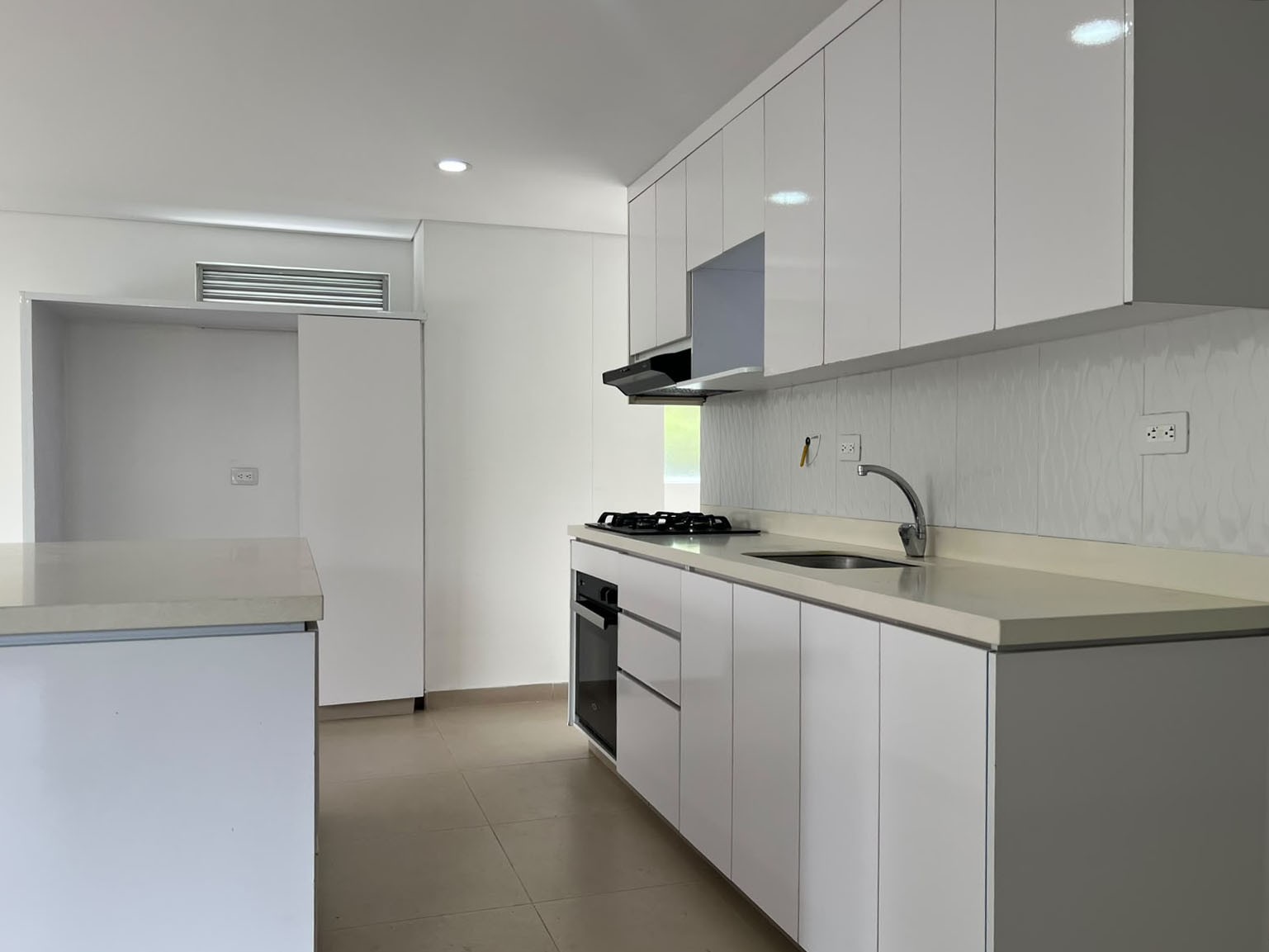 Apartamento en arriendo en Loma Benedictinos, Envigado · foto 6 de 16