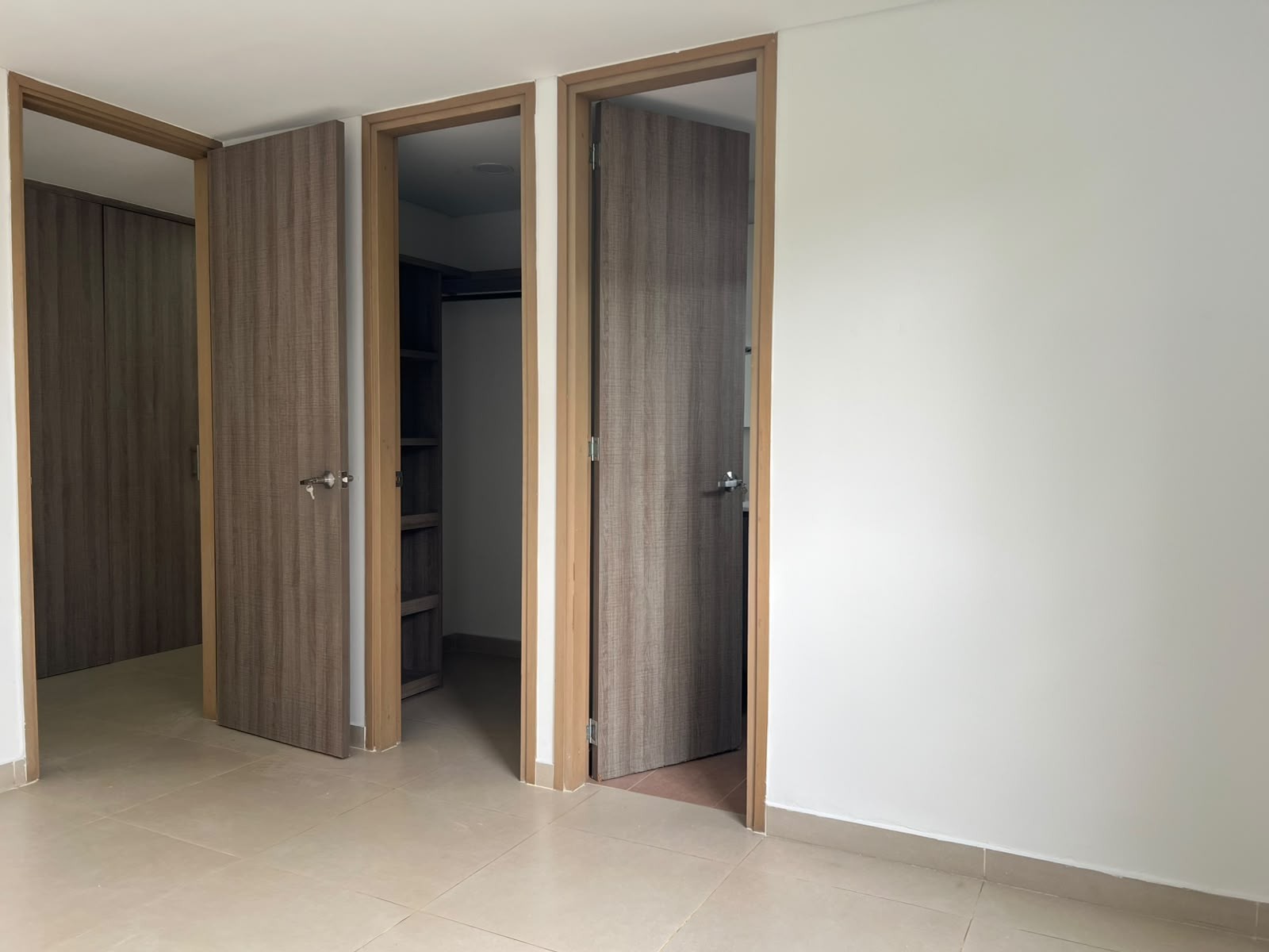 Apartamento en arriendo en Loma Benedictinos, Envigado · foto 7 de 16