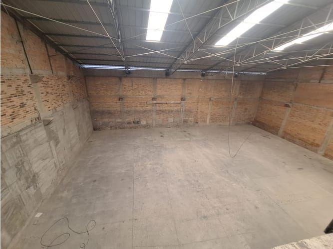 Bodega en arriendo en Uaecd 007, Soacha, 950 m² · foto 3 de 12