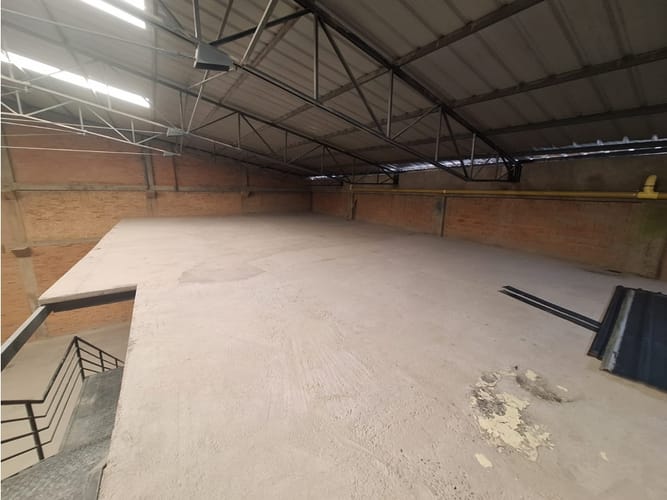 Bodega en arriendo en Uaecd 007, Soacha, 950 m² · foto 4 de 12