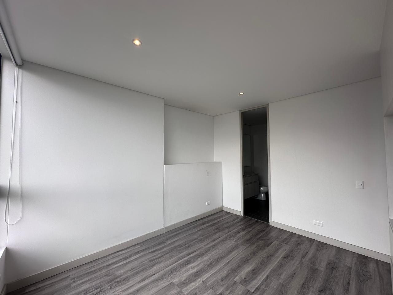 Apartamento en arriendo en El Poblado, Medellín · foto 3 de 16