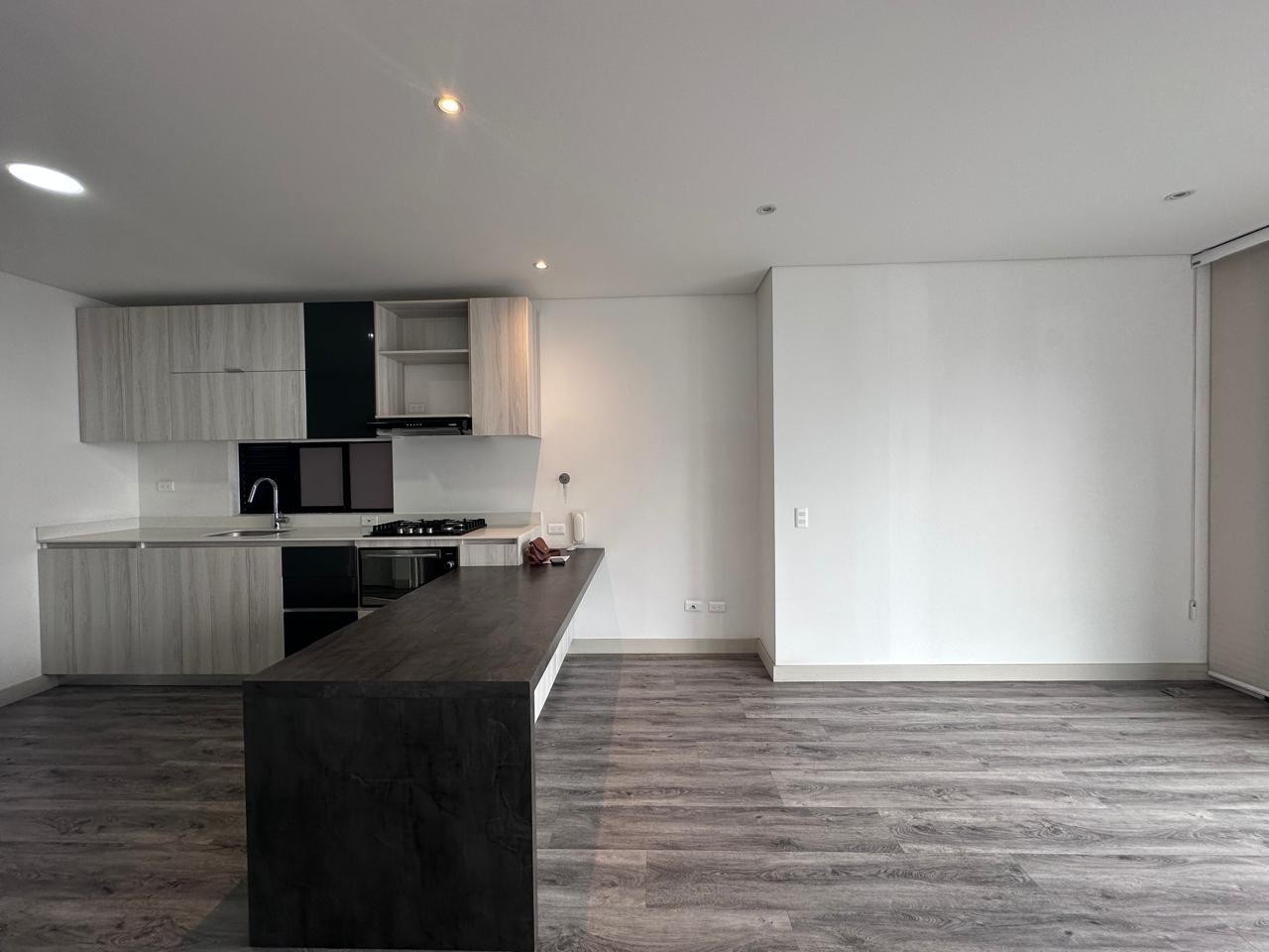 Apartamento en arriendo en El Poblado, Medellín · foto 7 de 16