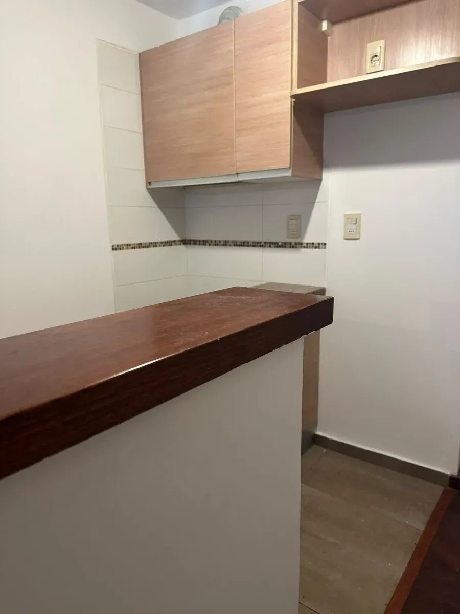 ALQUILER EN POCITOS DE 1 DORMITORIO MAS GARAJE INLCUIDO, PISO 4 AL FRENTE, 2 TERRAZAS, PORTERIA 24HS · Foto 5