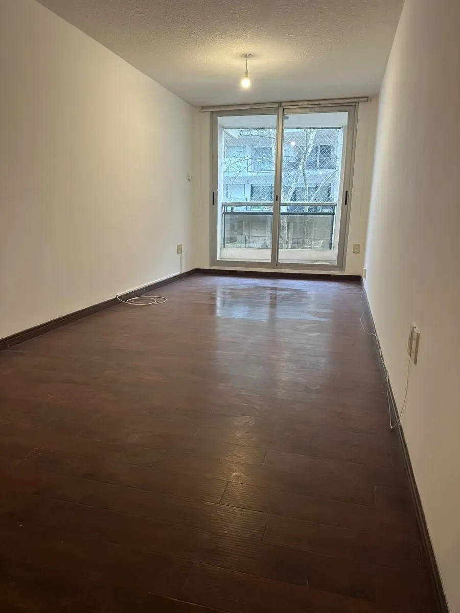 ALQUILER EN POCITOS DE 1 DORMITORIO MAS GARAJE INLCUIDO, PISO 4 AL FRENTE, 2 TERRAZAS, PORTERIA 24HS