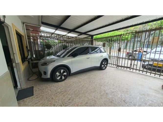 Casa de 7 alcobas en venta en Calima, Cali, 189 m² · foto 2 de 24