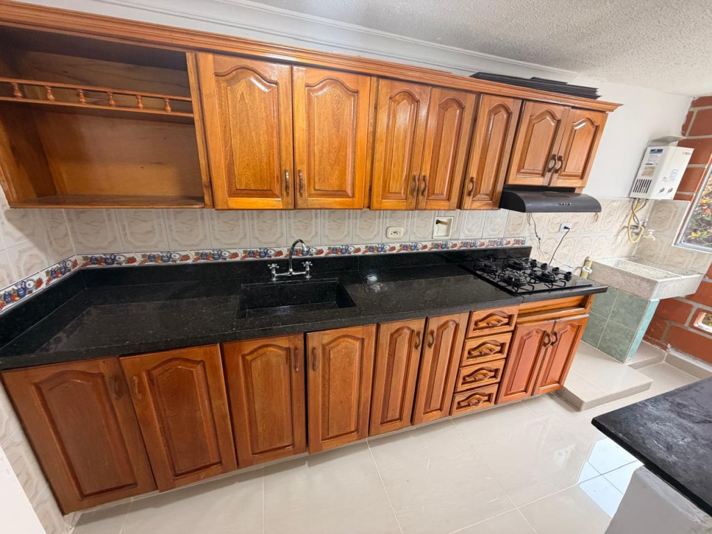 Apartamento en arriendo en Rodeo Alto, Medellín · foto 2 de 19