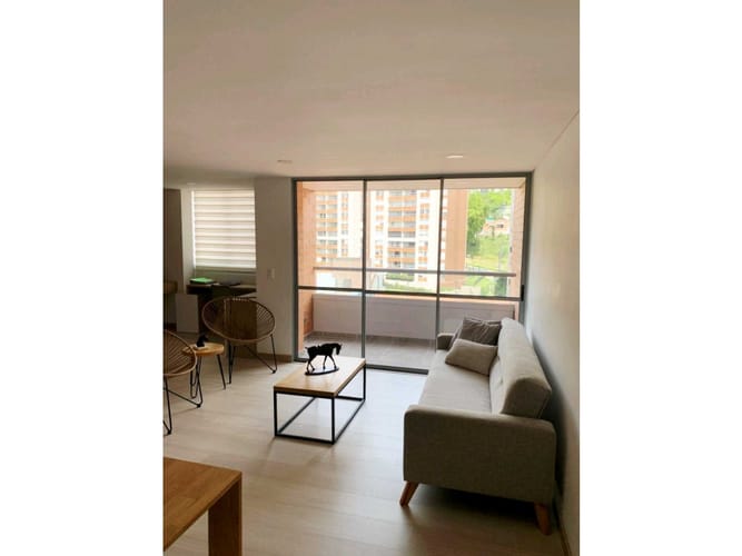 Apartamento de 2 alcobas en venta en Camino Verde, Envigado, 78 m² · foto 2 de 7