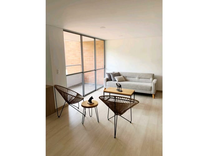 Apartamento de 2 alcobas en venta en Camino Verde, Envigado, 78 m² · foto 3 de 7