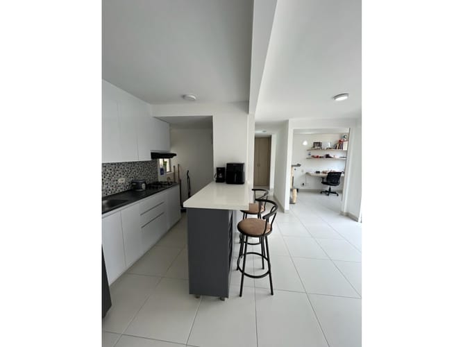 Apartamento de 2 alcobas en venta en Las Vegas De Comfandi, Cali, 60 m² · foto 2 de 18