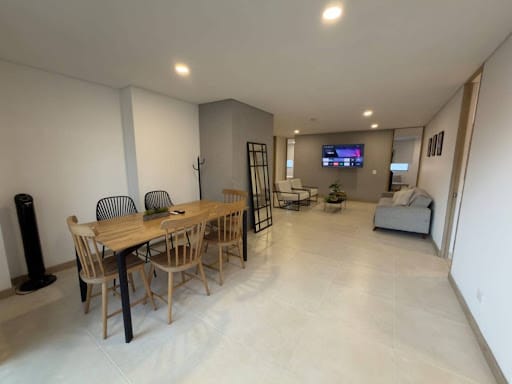 Apartamento de 3 alcobas en arriendo en Conquistadores, Medellín, 108 m² · foto 4 de 16