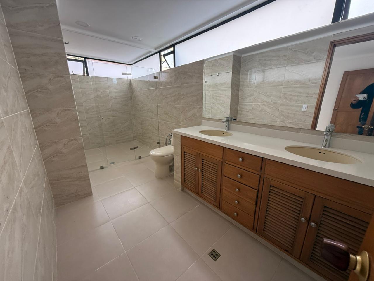Apartamento en arriendo en El Poblado, Medellín · foto 4 de 17