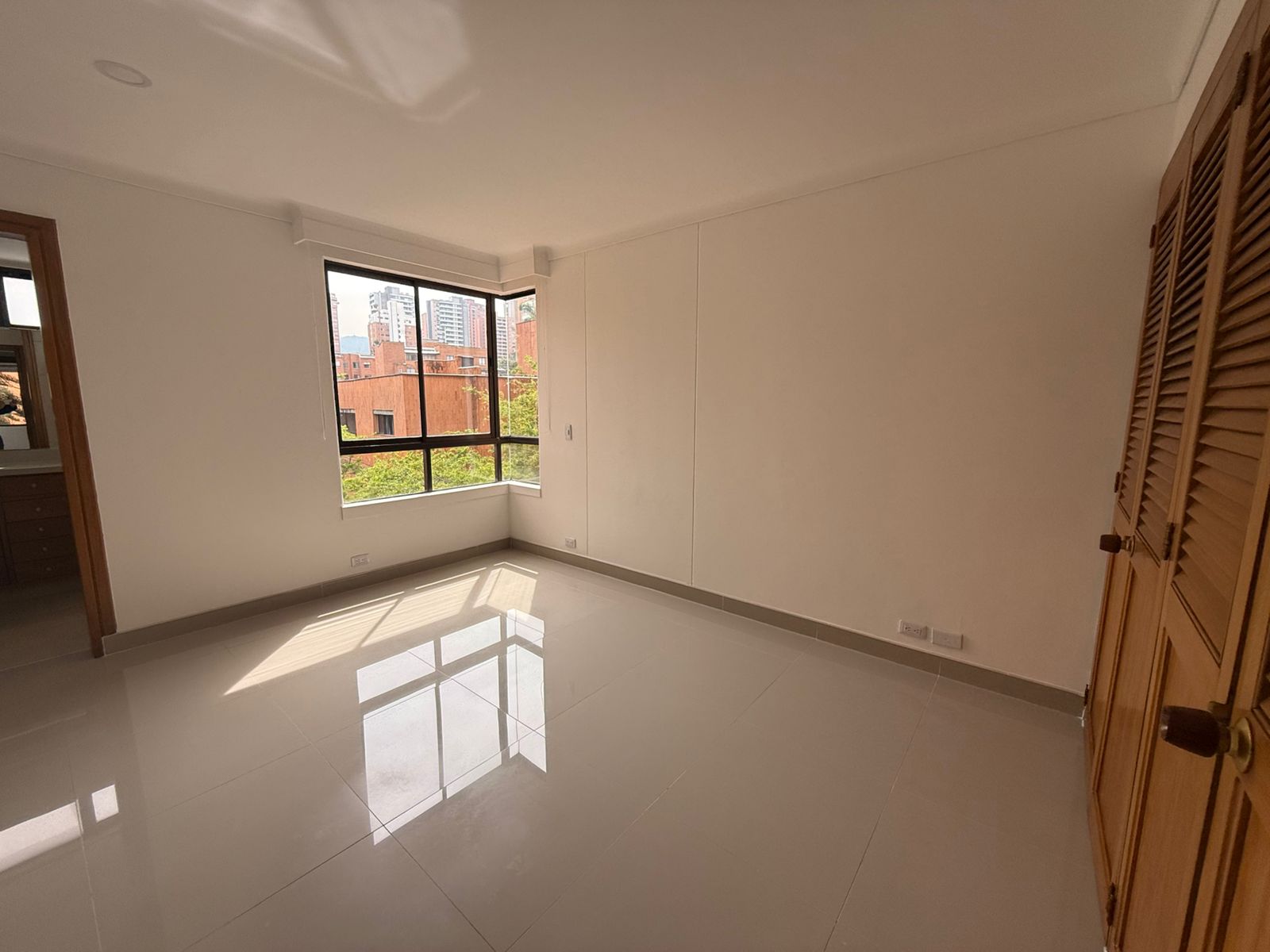 Apartamento en arriendo en El Poblado, Medellín · foto 8 de 17