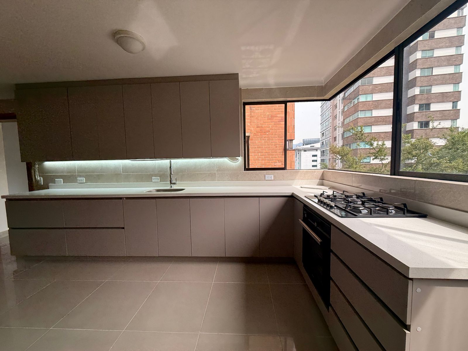 Apartamento en arriendo en El Poblado, Medellín · foto 14 de 17
