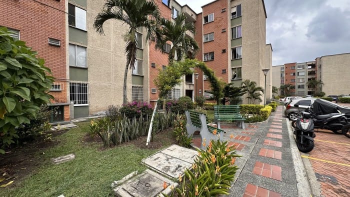 Apartamento de 3 alcobas en venta en Las Delicias, Cali, 62 m² · foto 2 de 24