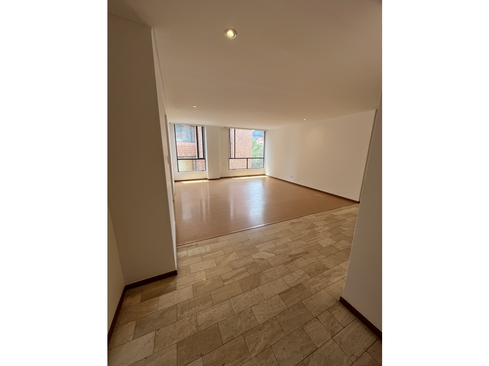 Apartamento en venta en El Nogal, Bogotá · foto 3 de 24