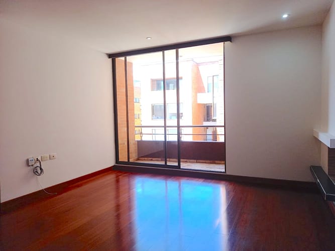 Apartamento de 2 alcobas en venta en Chicó Navarra, Bogotá, 76 m² · foto 3 de 18