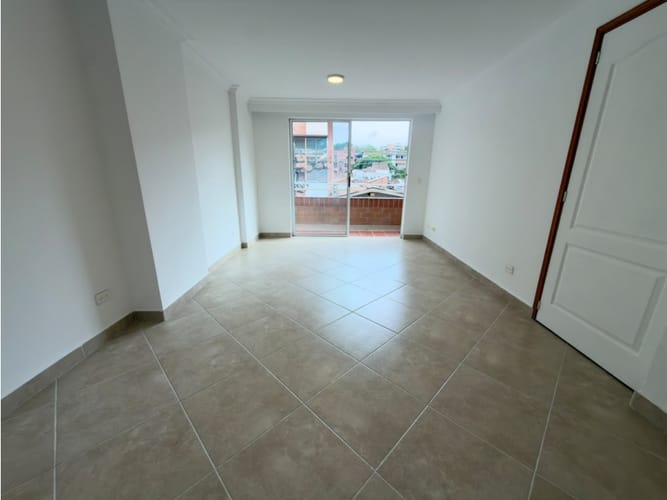Apartamento de 3 alcobas en arriendo en Bolivariana, Medellín, 80 m² · foto 2 de 18