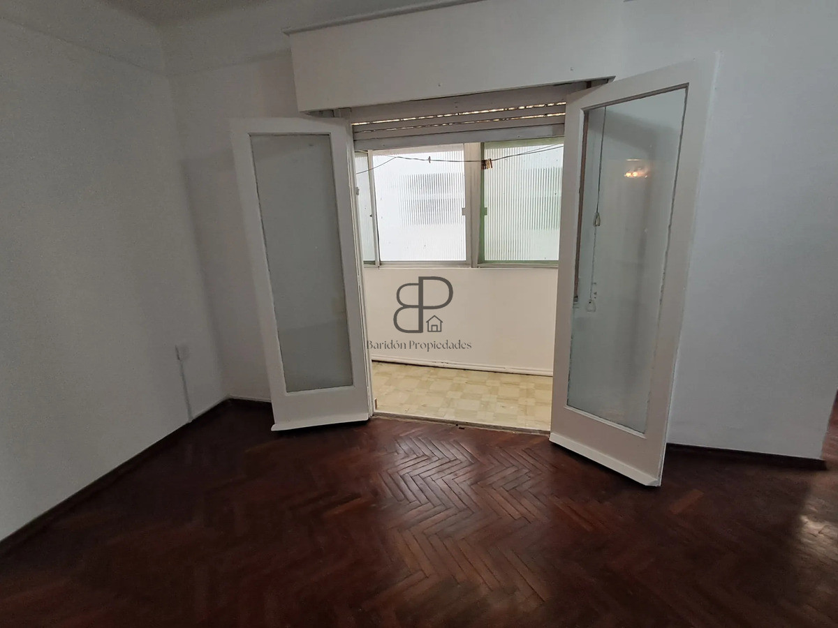 Alquiler Apartamento 2 Dormitorios La Comercial con balcon · Foto 10