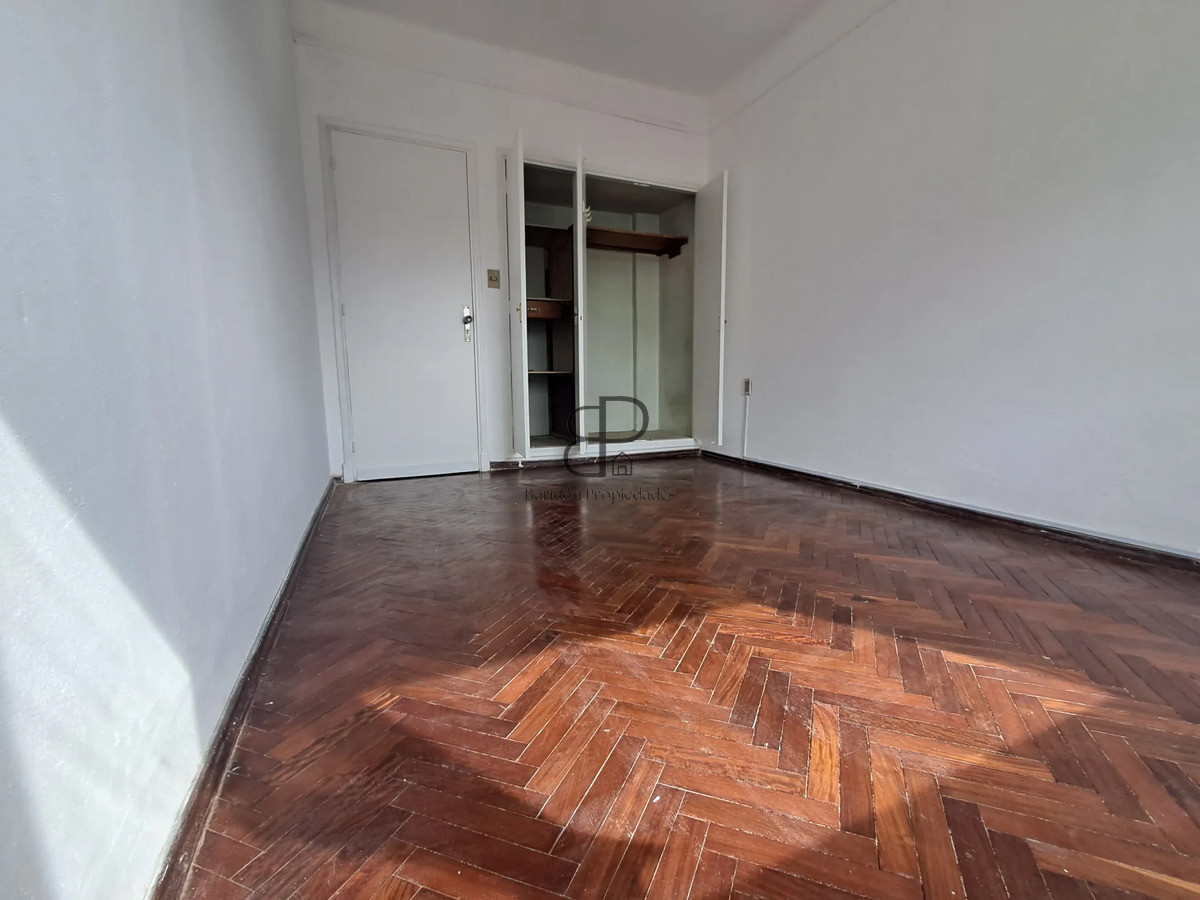 Alquiler Apartamento 2 Dormitorios La Comercial con balcon · Foto 12