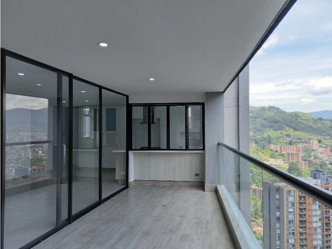 Apartamento de 3 alcobas en venta en Loma De Las Brujas, Envigado, 147 m² · foto 2 de 22