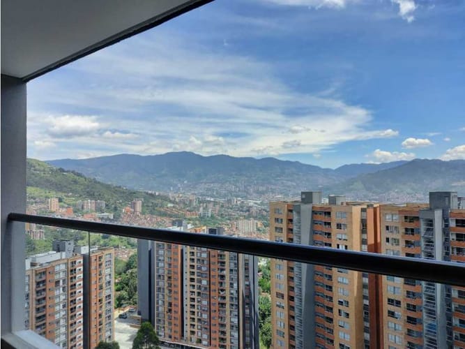 Apartamento de 3 alcobas en venta en Loma De Las Brujas, Envigado, 147 m² · foto 5 de 22
