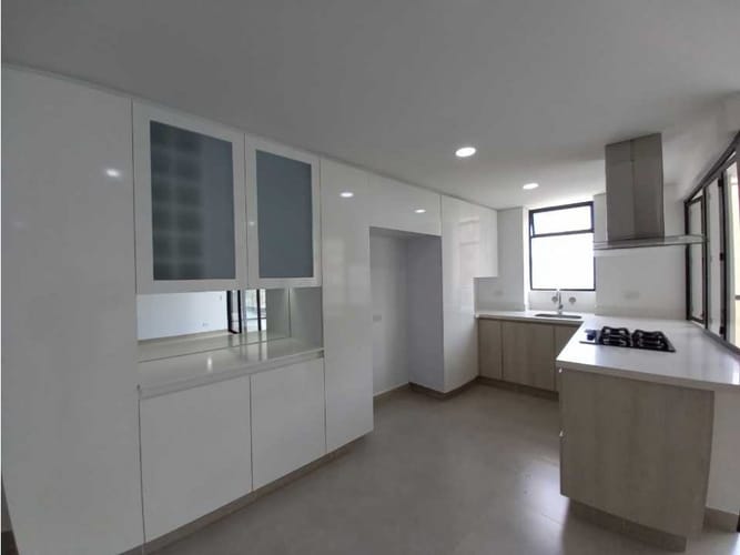 Apartamento de 3 alcobas en venta en Loma De Las Brujas, Envigado, 147 m² · foto 10 de 22