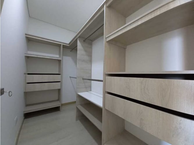 Apartamento de 3 alcobas en venta en Loma De Las Brujas, Envigado, 147 m² · foto 14 de 22