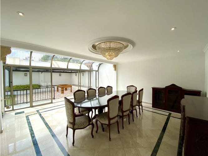Casa en venta en Santa Barbara Alta, Bogotá, 390 m² · foto 4 de 23
