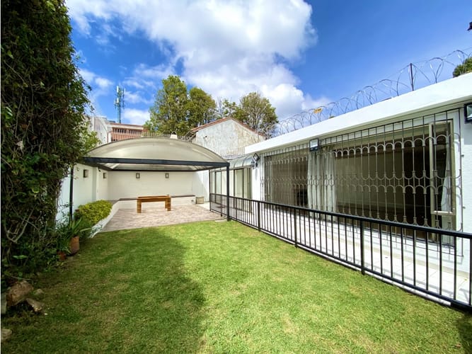 Casa en venta en Santa Barbara Alta, Bogotá, 390 m² · foto 12 de 23