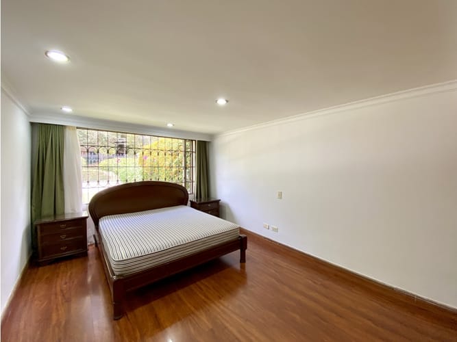 Casa en venta en Santa Barbara Alta, Bogotá, 390 m² · foto 16 de 23