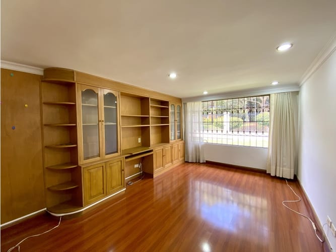 Casa en venta en Santa Barbara Alta, Bogotá, 390 m² · foto 17 de 23