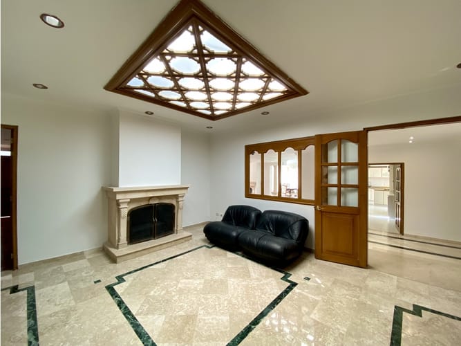 Casa en venta en Santa Barbara Alta, Bogotá, 390 m² · foto 18 de 23